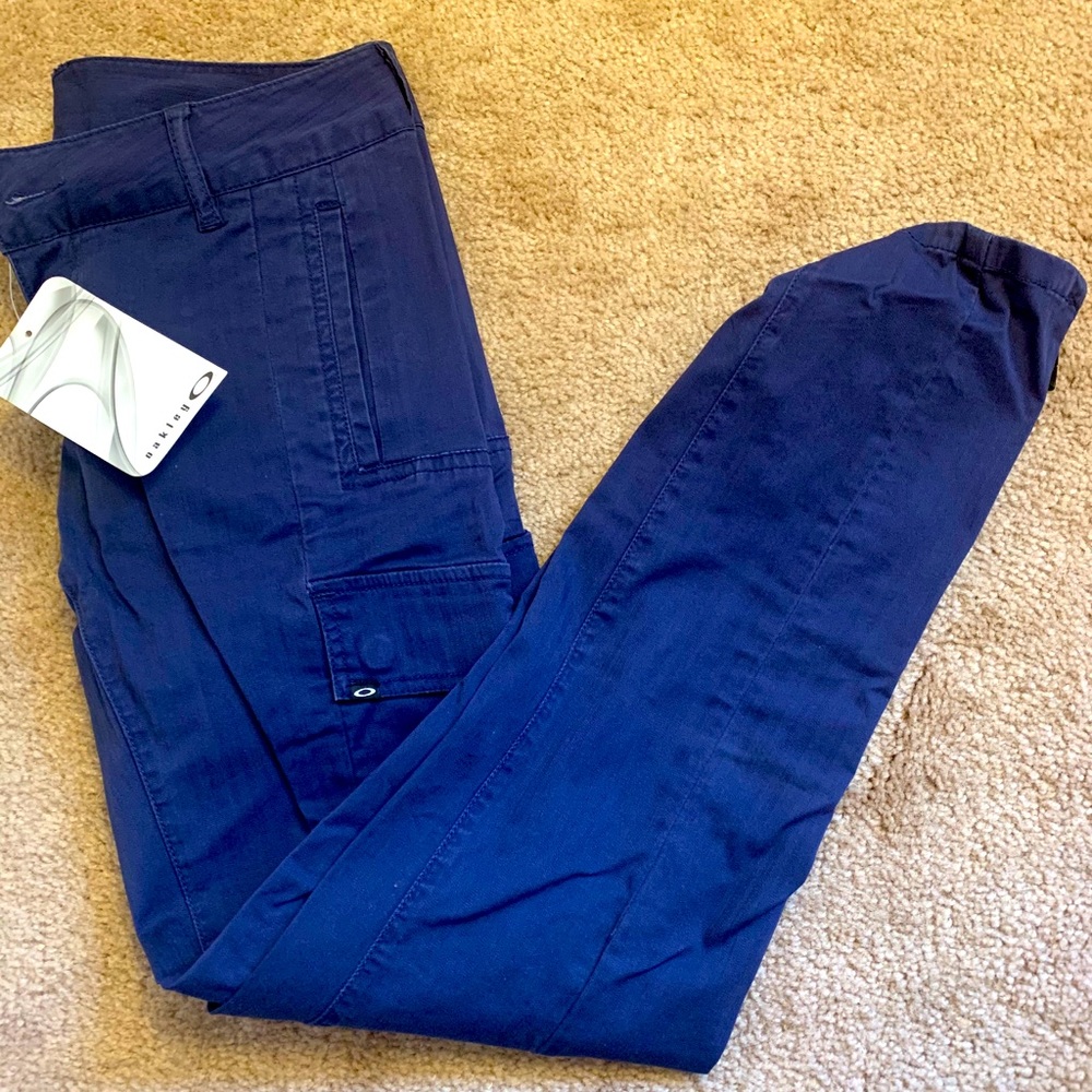 NWT Oakley Skinny Cargo Pants Size 1/2